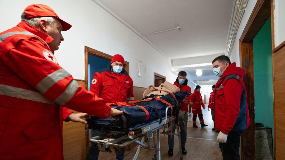 Ukrainian Red Cross evacuates residents of sychoneurological boarding school in Chernihiv region