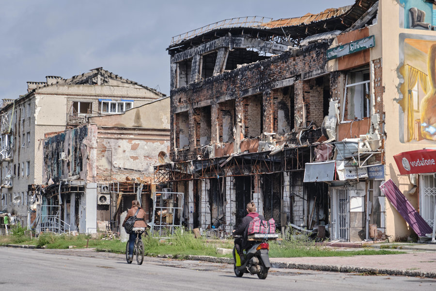 Russia forces Ukrainian children to take selfies with Putin in occupied schools, NYT reports