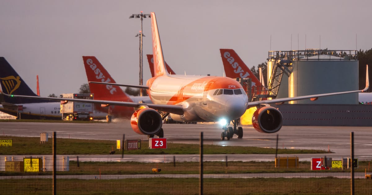 Trump’s shadow looms over EU aviation emissions plan – POLITICO