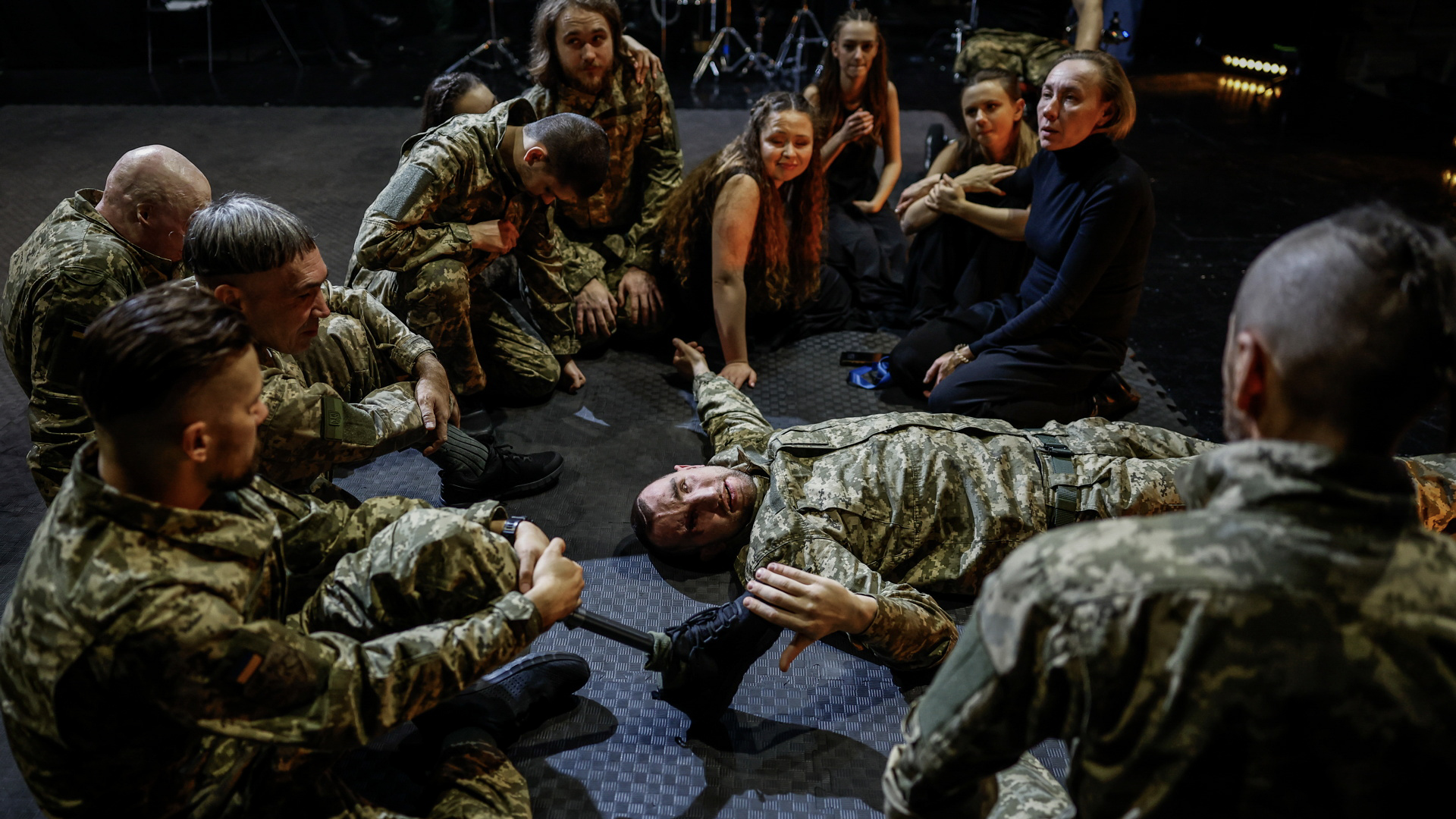 Wounded Ukrainian veterans find healing on stage