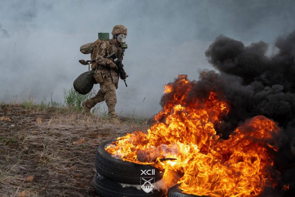 Ukraine’s military posts 238% more jobs—applications shrink anyway (INFOGRAPHIC)