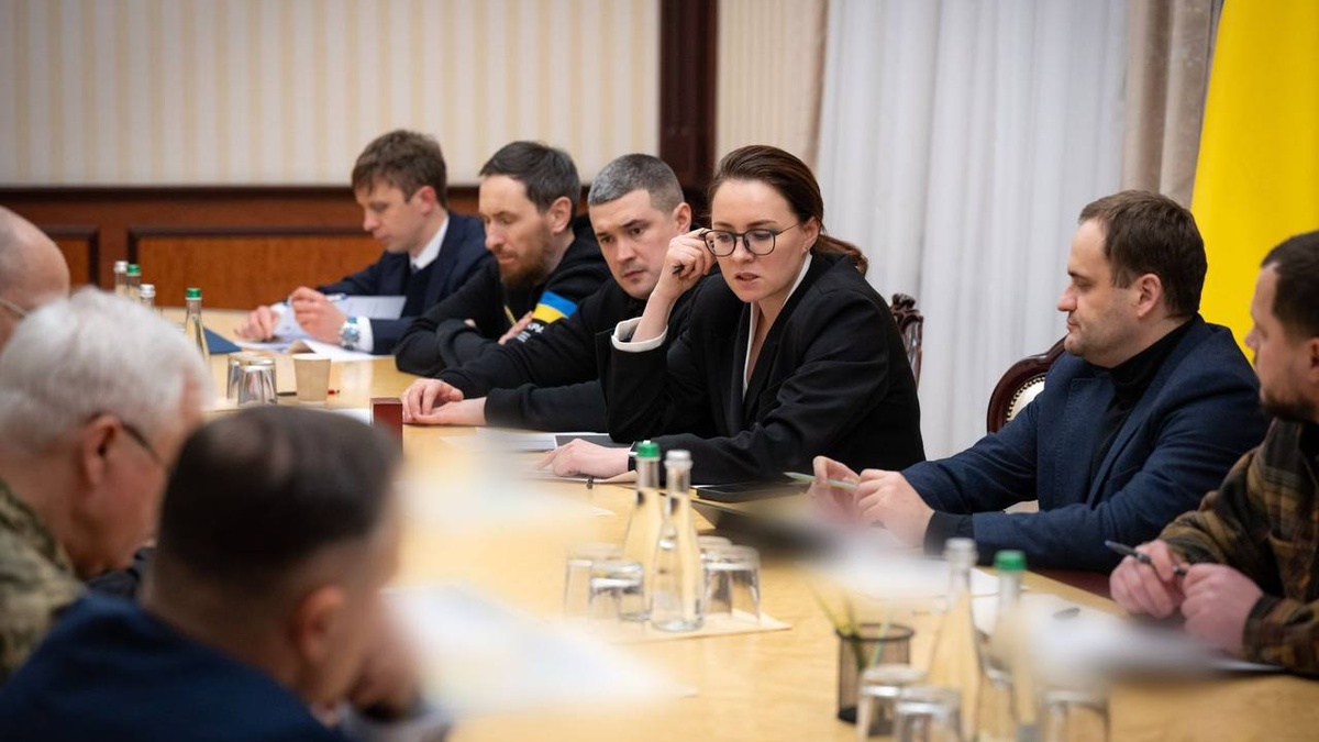 Ukrainian PM holds meeting devoted to energy system protection