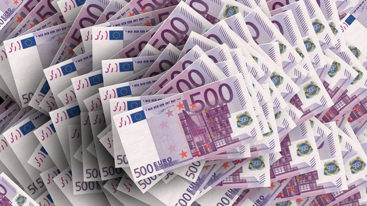 Ukraine able to receive first funds from EUR 90 bln loan in April – Dombrovskis