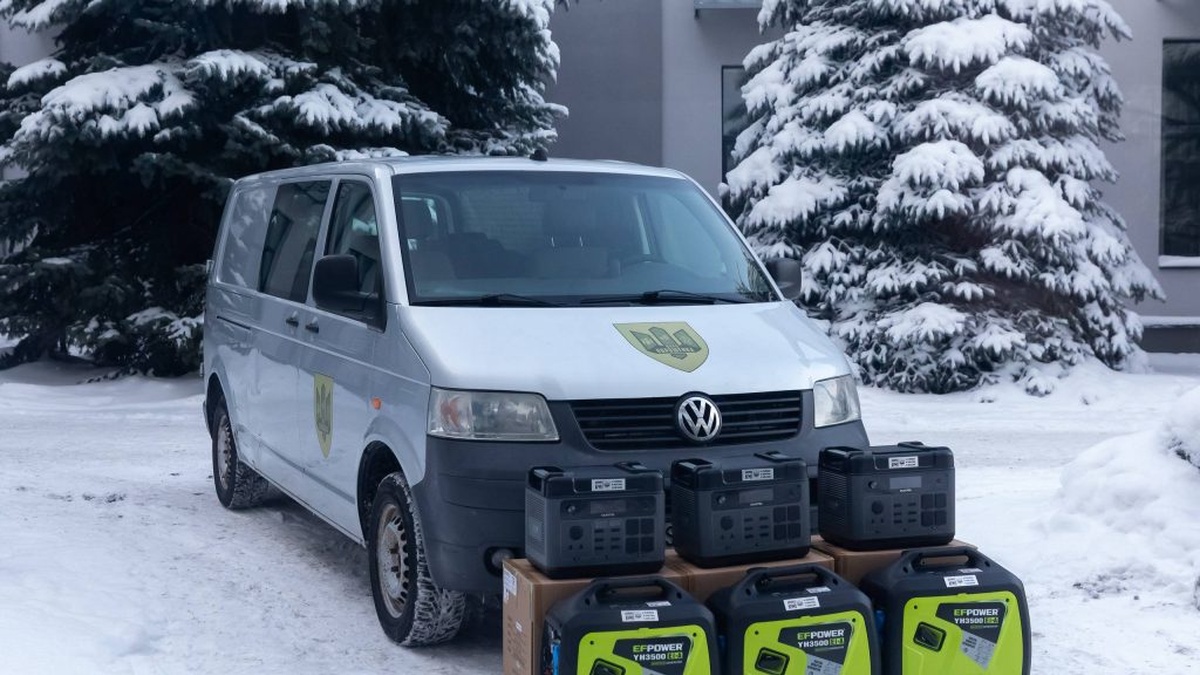 Poroshenko delivered aid to military personnel in Sumy region