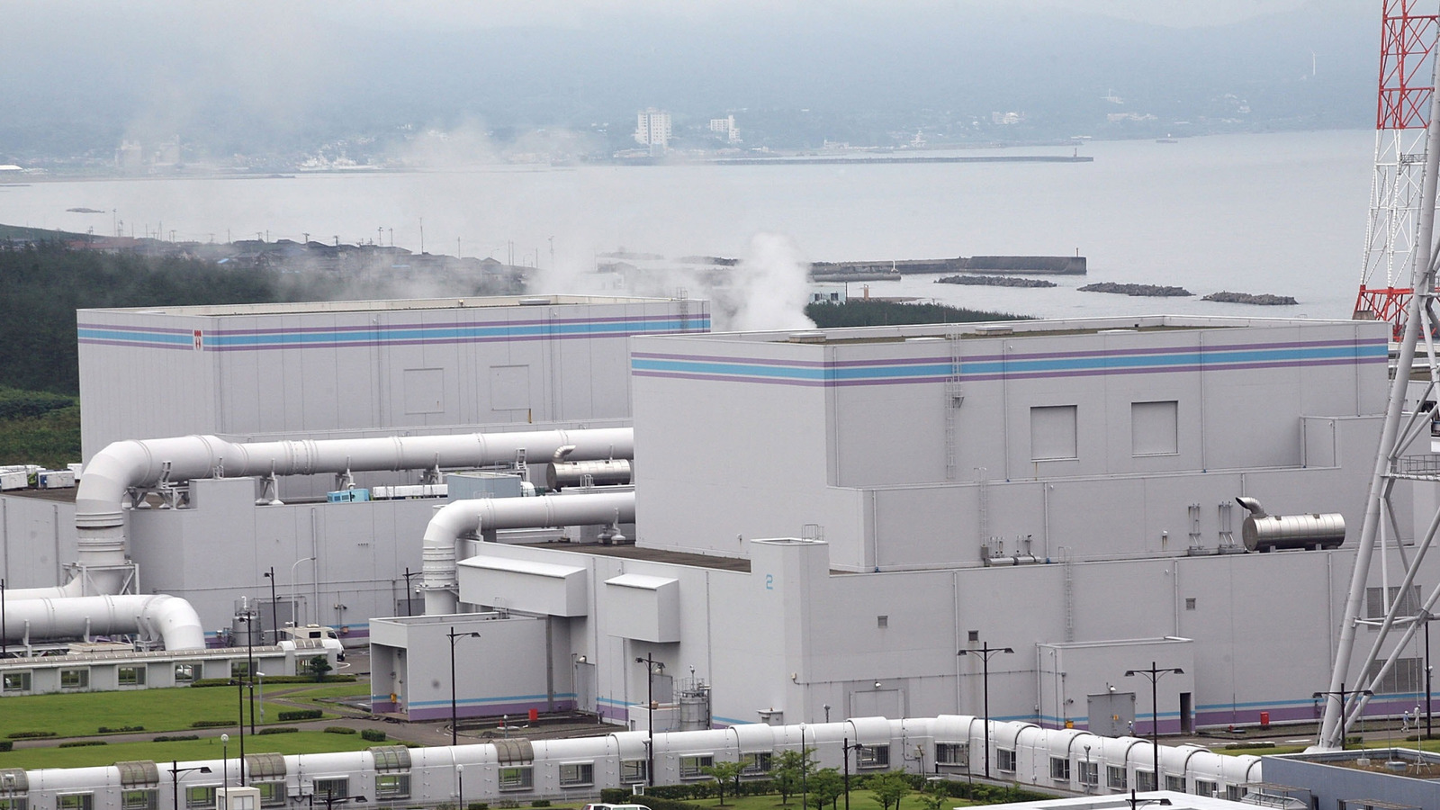 World’s Largest Nuclear Plant Shuts Down Reactor Just One Day After Reopening
