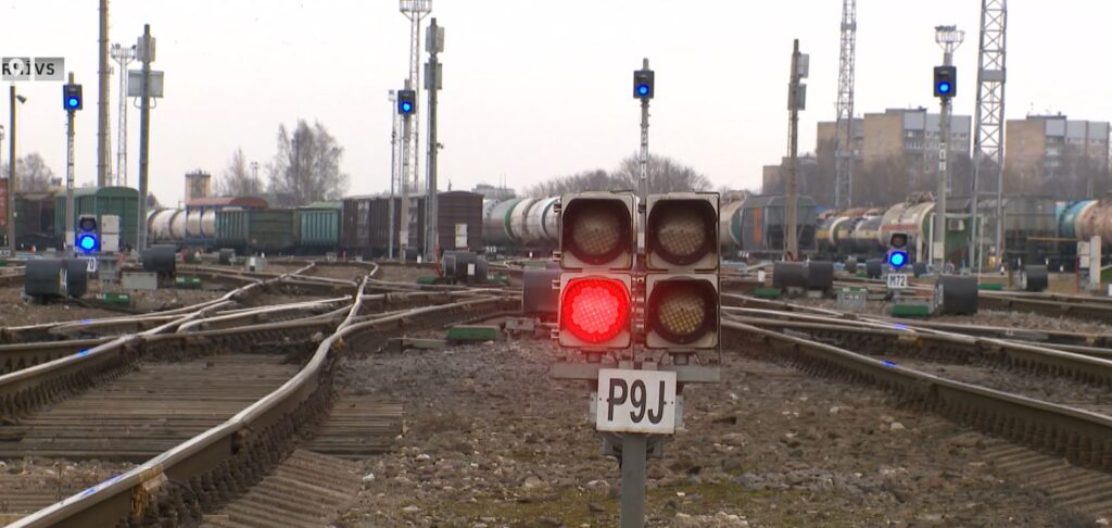 Latvia prepares plan to rip up roads and railways to Russia if military threat grows (MAP)