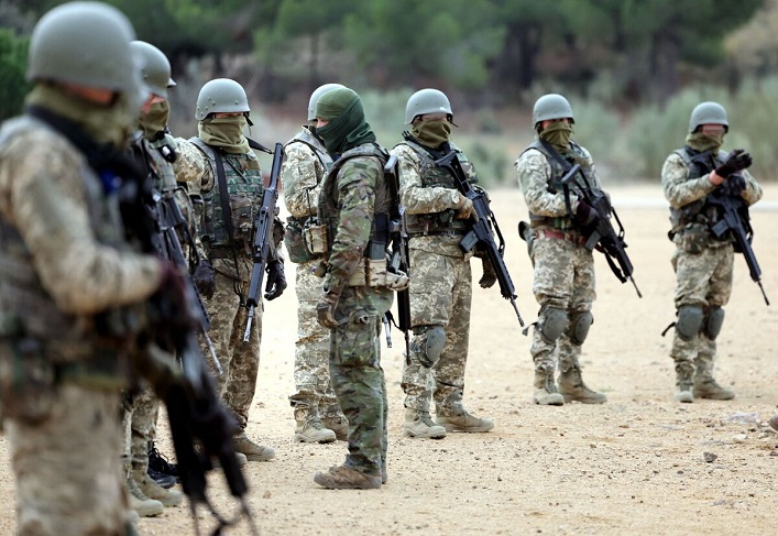 Britain and France are prepared to send up to 15,000 troops to Ukraine to help ensure its security.