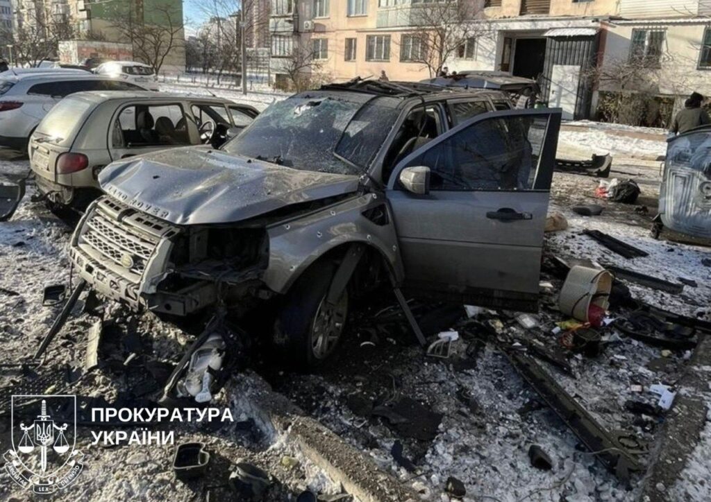 Car bomb wounds Ukrainian serviceman in Kyiv residential courtyard – classified as terrorist attack