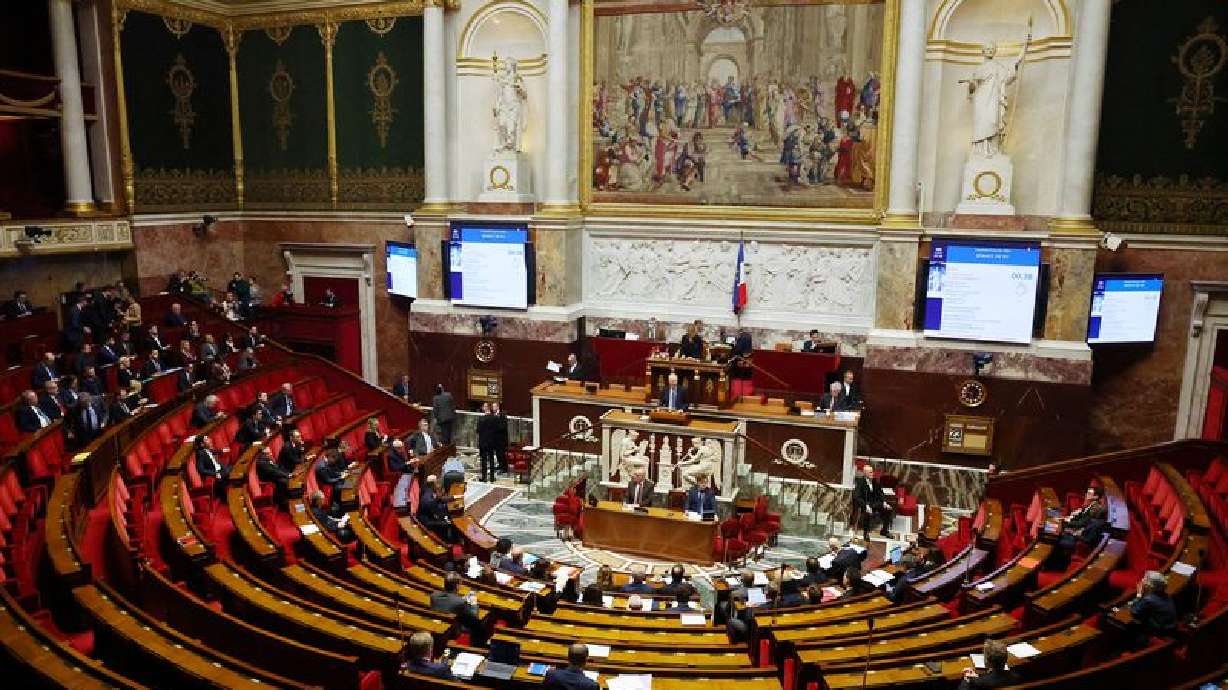 France’s National Assembly approves banning under-15s from social media