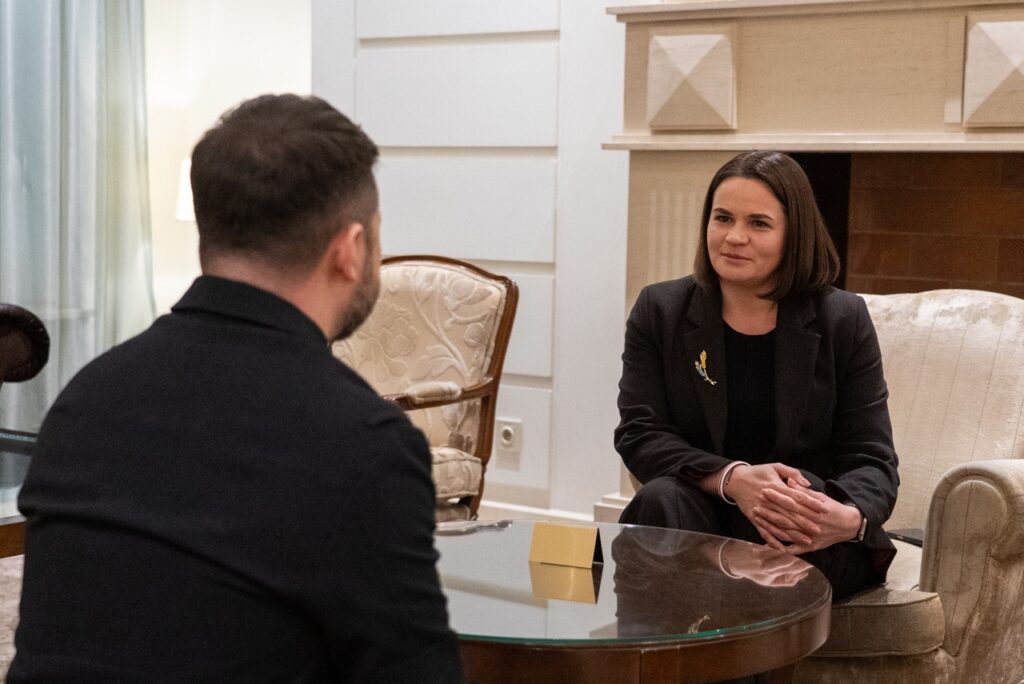 Zelensky, Belarusian opposition leader Tsikhanouskaya hold first formal bilateral meeting in Vilnius