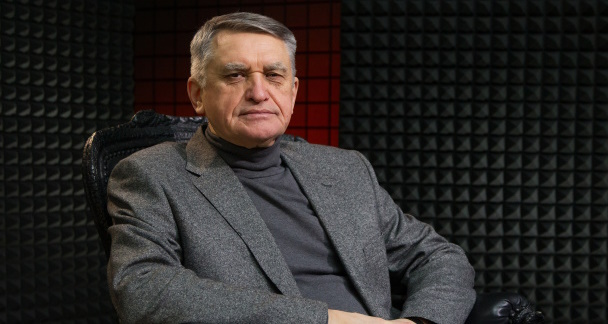 Security guarantees for Ukraine are not public. Former Ukrainian ambassador to US say it’s because they are not real