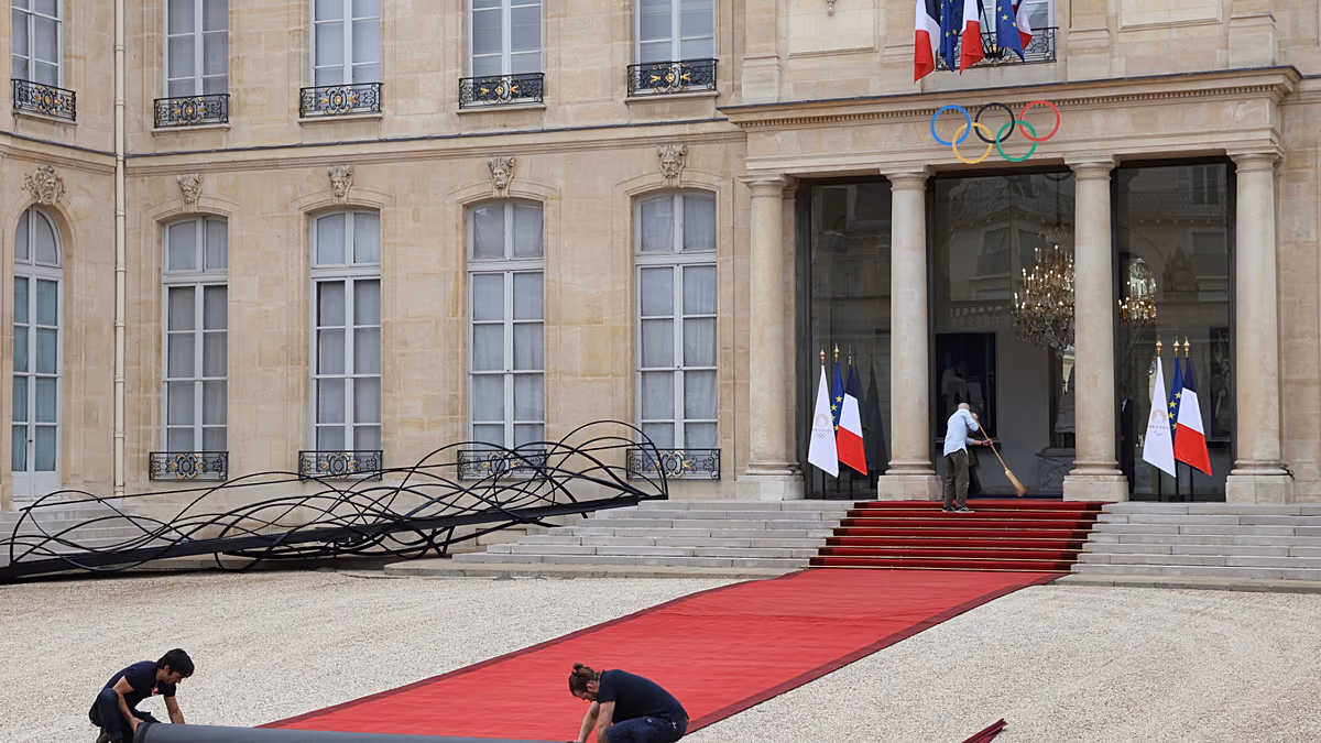 Three French men stand trial for Elysée presidential palace tableware theft