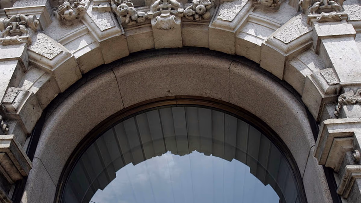 Would-be bank robber trapped in Milan vault for nine hours