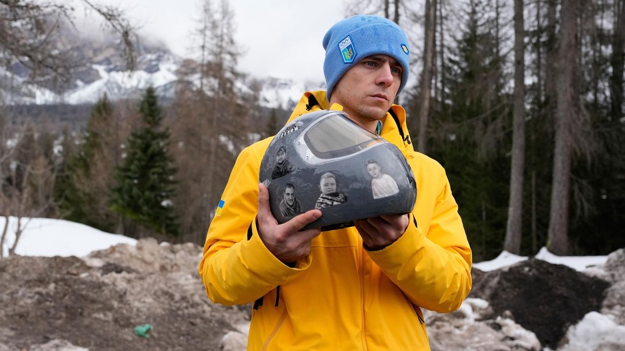 Skeleton racer disqualified from Olympics returns to Ukraine, plans fundraiser for fallen athletes