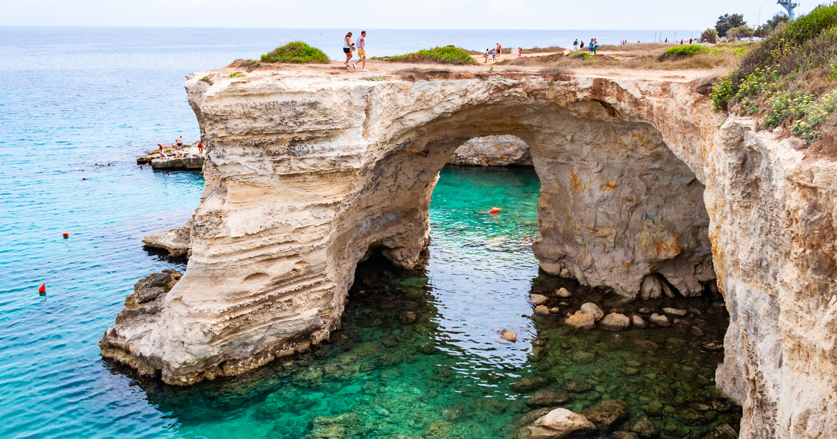 ‘Lovers’ Arch’ collapses on Valentine’s Day on Italy’s Adriatic coast
