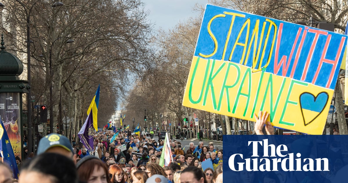 Ukraine war briefing: Kyiv condemns ‘blackmail’ by Hungary and Slovakia in energy supplies dispute | Ukraine