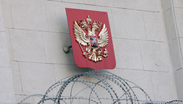 Canada strengthens sanctions on Russia and lowers oil price cap