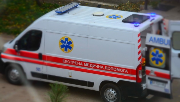 Russians drop explosive on hospital in Kherson, one injured