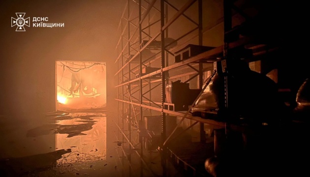 Fire breaks out in warehouses in Yahotyn due to drone attack