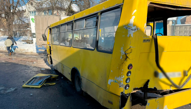 Traffic accident involving minibus and two trucks occurs in Kyiv, leaving four people injured