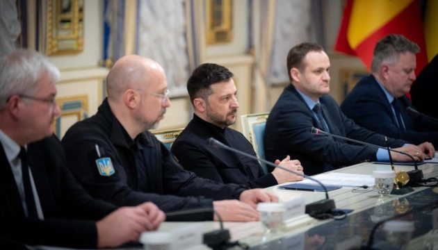 Ukraine, Moldova discuss signing agreement on cross-border electricity flows and emergency support