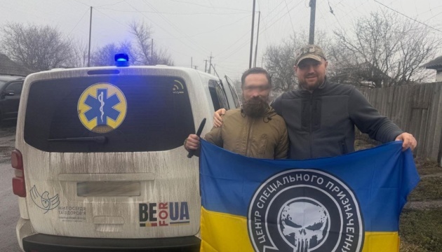 National Guard special forces carry out operation behind enemy lines and free captive soldier