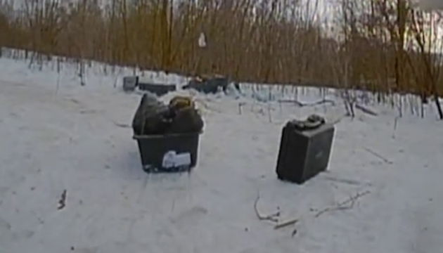 Border guards destroy tank, Russian communication antennas in two sectors