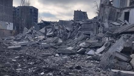 Russian troops drop three guided bombs on high-rise buildings in Kostiantynivka