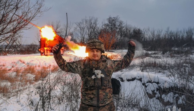 400 km² and eight settlements were retaken in month in Oleksandrivka sector