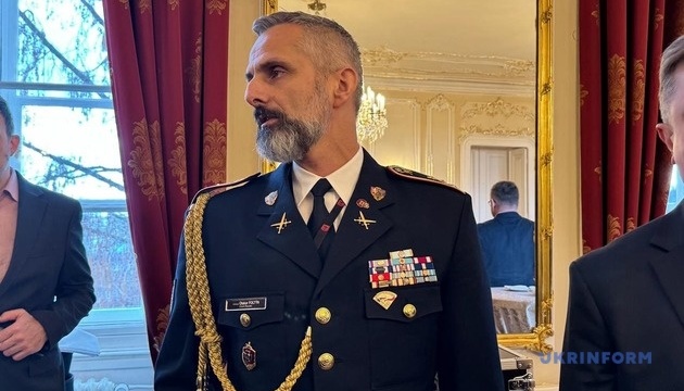 We help Ukraine a lot as citizens, but very little as state