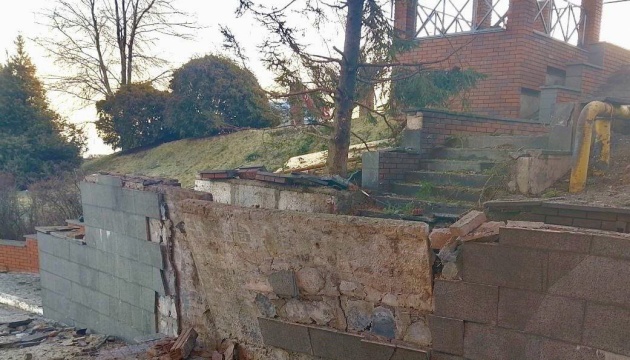 Russian strike on Dnipro damages high-rise buildings and transport infrastructure, injuring one