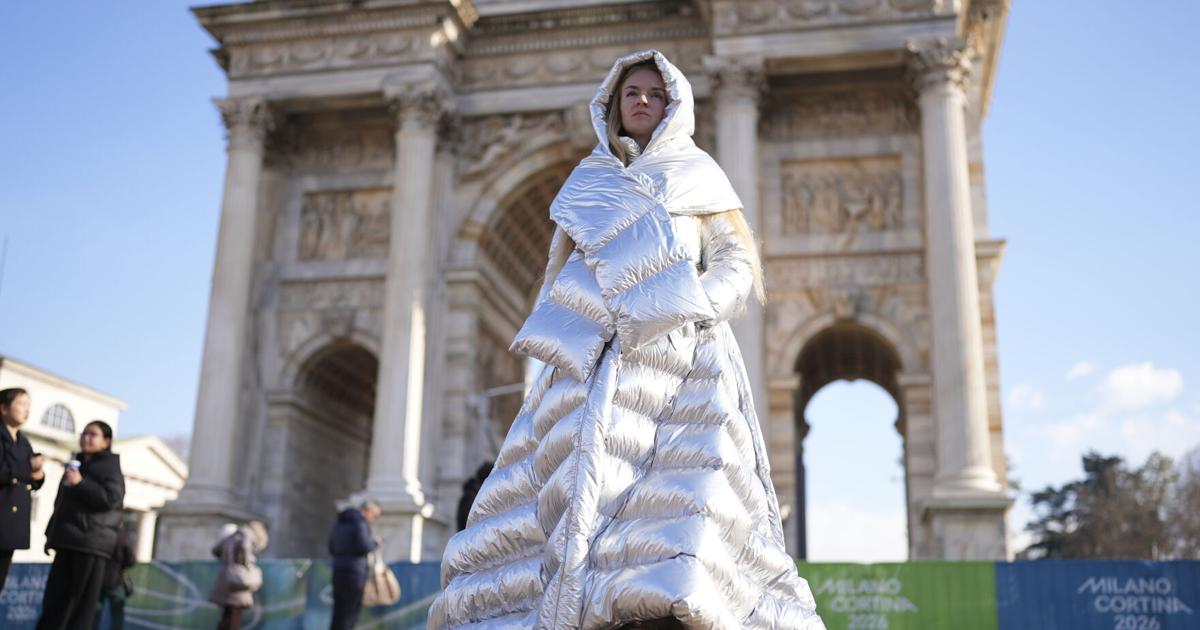 Russian woman carried Ukraine placard at Winter Olympics opening ceremony | National Sports