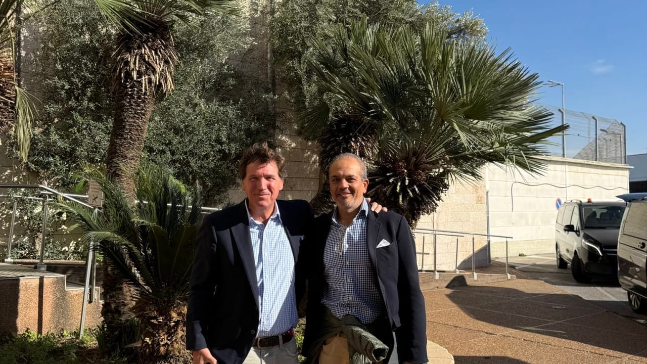 Tucker Carlson visits Israel for sit-down with Mike Huckabee