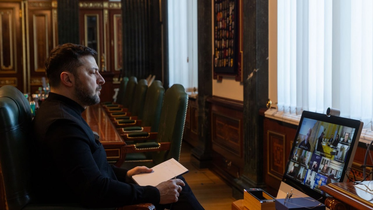 Zelenskyy orders strengthening of infrastructure protection and diplomats to keep partners informed of situation