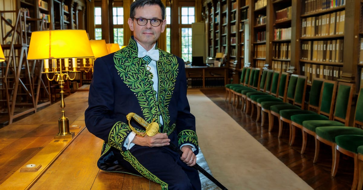 New Louvre president appointed months after spectacular heist – POLITICO