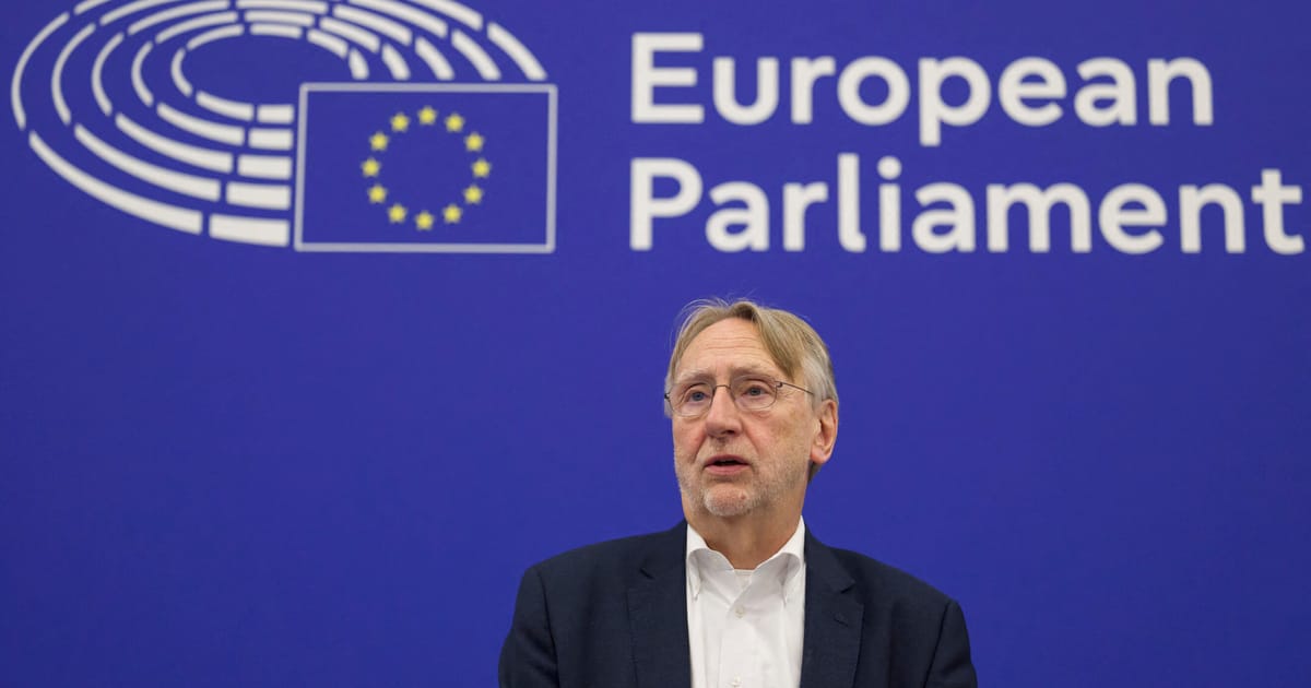 Top EU trade lawmaker calls to delay key vote on EU-US deal – POLITICO