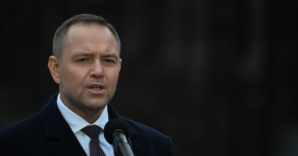 Poland should ‘begin work’ on nuclear defenses, Nawrocki says – POLITICO