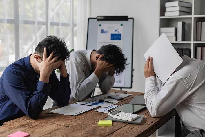 Due to ongoing war pressures and energy risks, Ukraine’s business activity recovery index has fallen below zero for the first time since 2023.