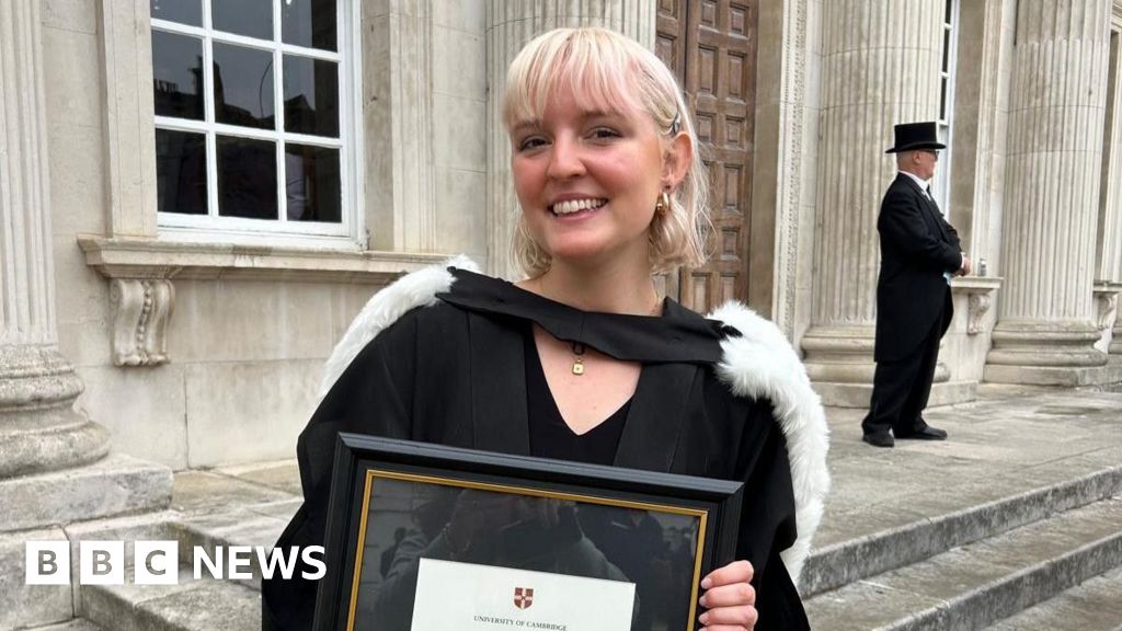 'The search is soul-destroying': Young jobseekers on the struggle to find work – BBC