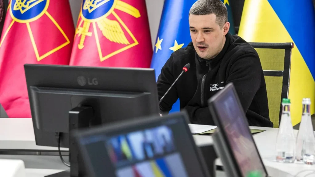 Close the sky, drain the oil: Defense minister spells out how Ukraine plans to force Russia into peace