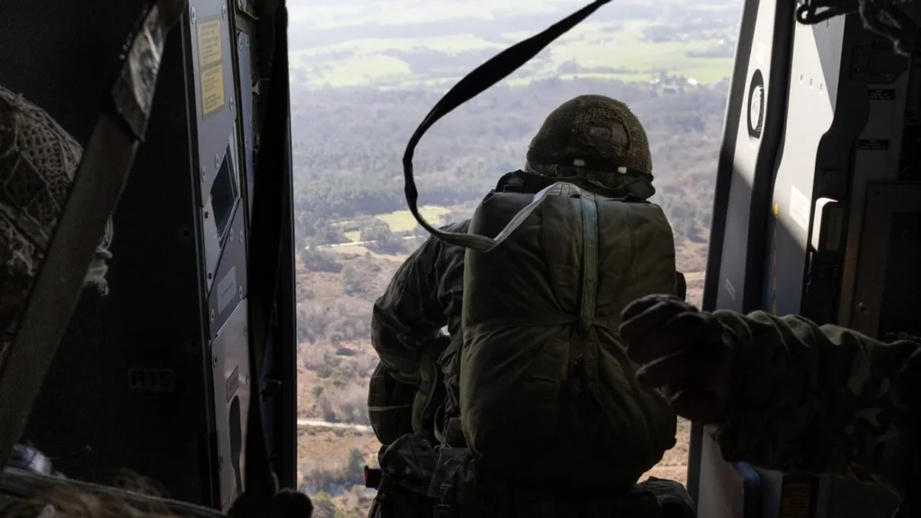 UK and French paratroopers rehearse rapid deployment as 10,000-troop Ukraine peacekeeping force takes shape