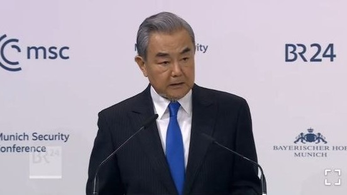 Doors open for dialogue in Ukraine