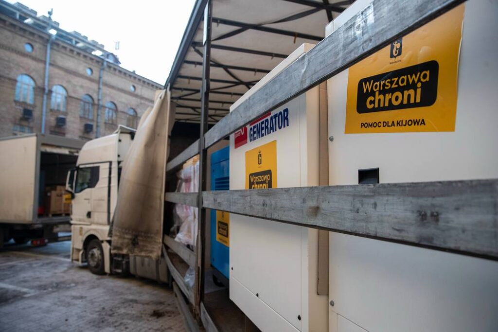 Kyiv receives 90 generators from Warsaw as Russian strikes cripple heating systems