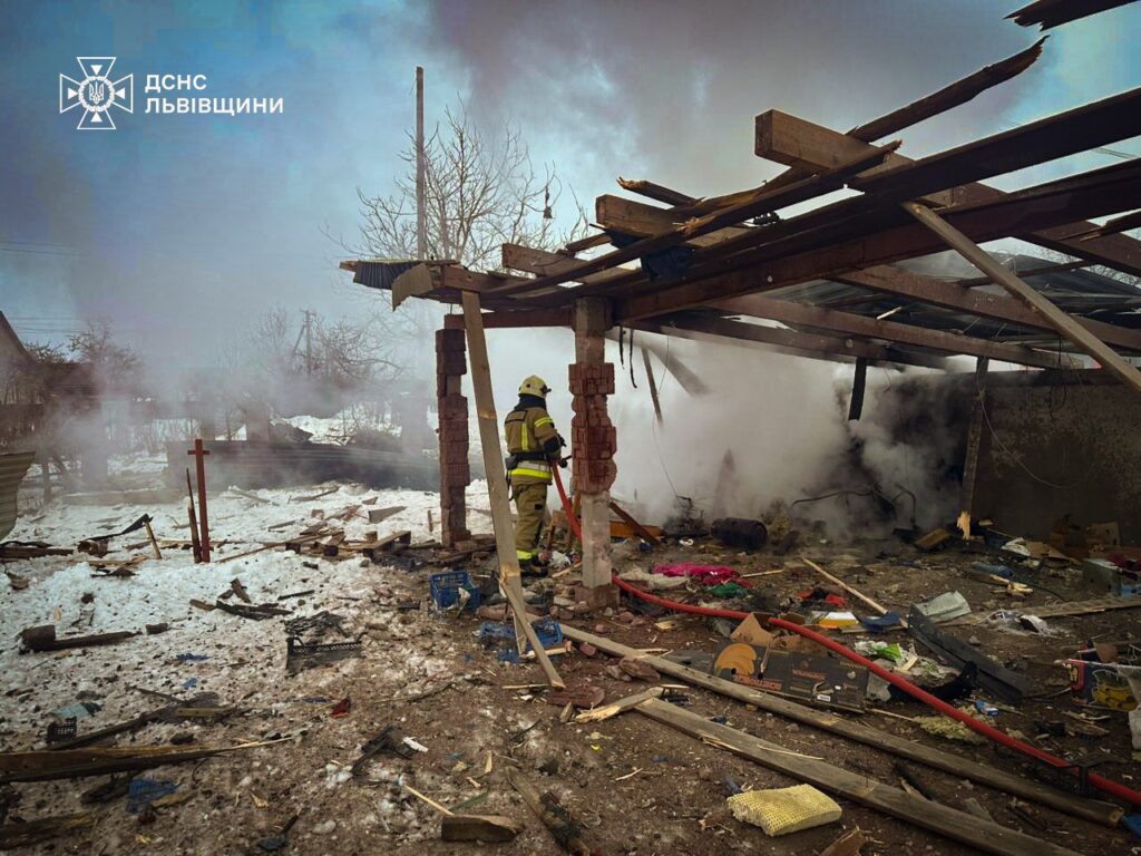 Zelenskyy: Russia launches over 400 and about 40 missiles, targeting energy sector