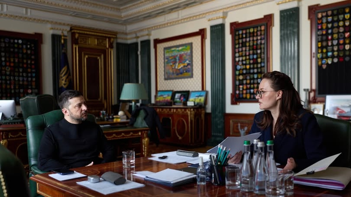 President Zelenskyy instructs PM to develop cashback program to compensate for fuel costs