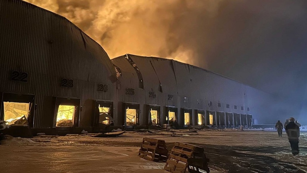 Poroshenko on the shelling after the fire at the Roshen warehouse, which was hit by an enemy drone at night