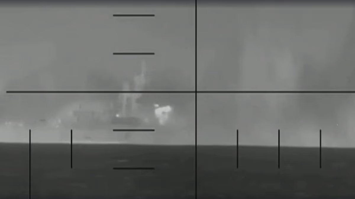 Video. Pentagon video shows US torpedo attack on Iranian warship