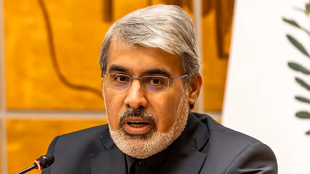 Tehran does not want to block Strait of Hormuz, Iranian ambassador tells Euronews