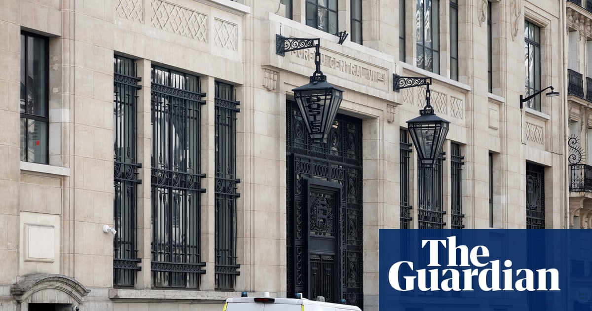 Police in Paris foil attempted bomb attack outside Bank of America building | Paris