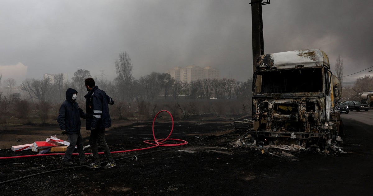 As U.S.-Israeli war with Iran intensifies, Trump says he has “a plan” for oil prices